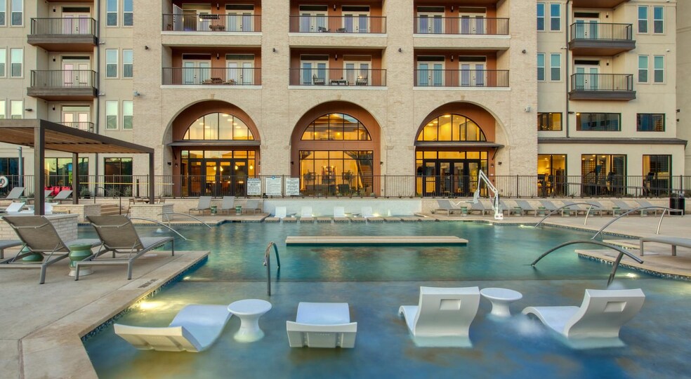 Building Photo - 18111 La Cantera Terrace