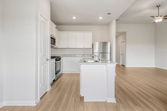 Building Photo - 404 Mystic Slopes Dr