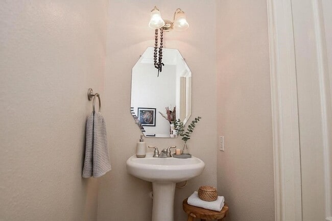 Building Photo - 2135 Stacy Knoll