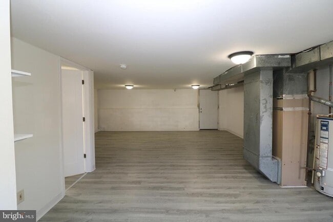 Building Photo - 14 Starboard Ct