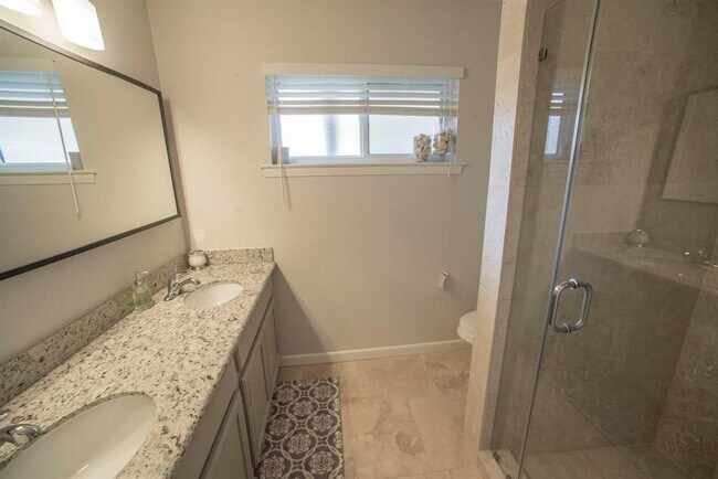 Building Photo - 3123 Lazy Spring Dr