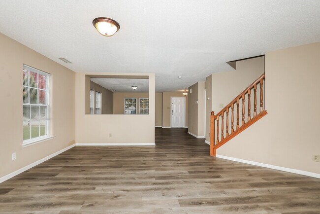 Building Photo - 15213 Beam St