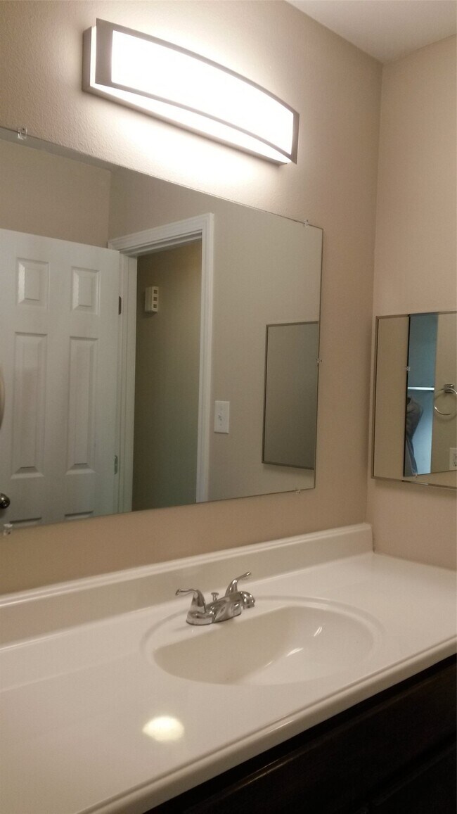 Building Photo - 11307 Rousseau Dr