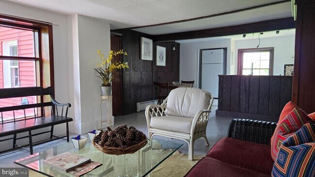 Building Photo - 253 Dark Hollow Rd