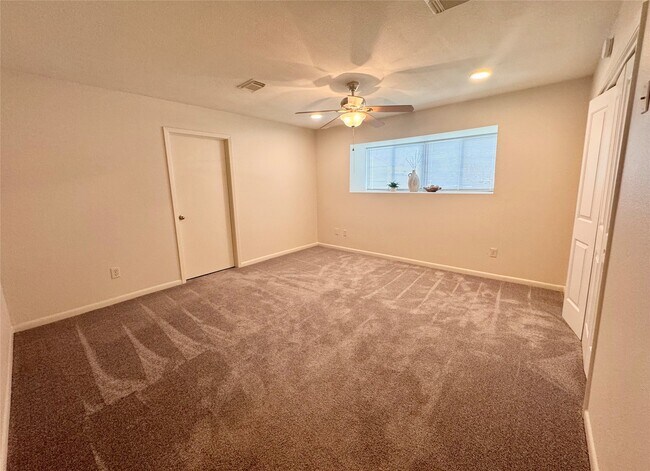 Building Photo - 20313 Sunny Shores Dr