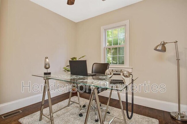 Building Photo - 217 Skyland Ave