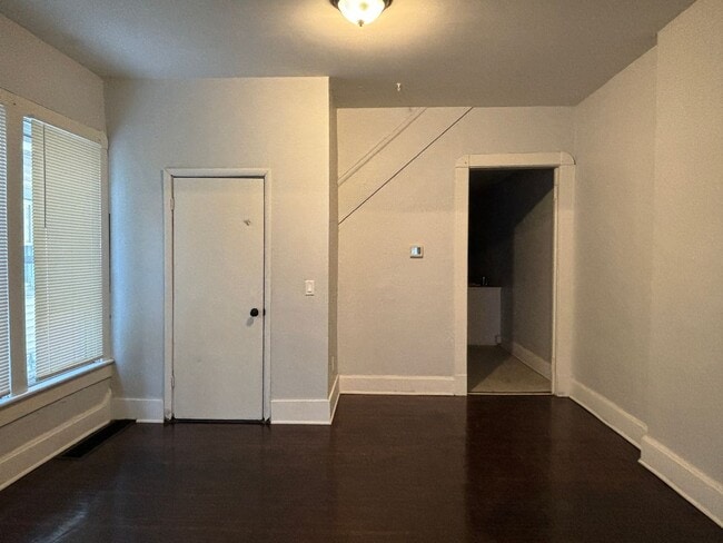 Building Photo - 330 N Arsenal Ave