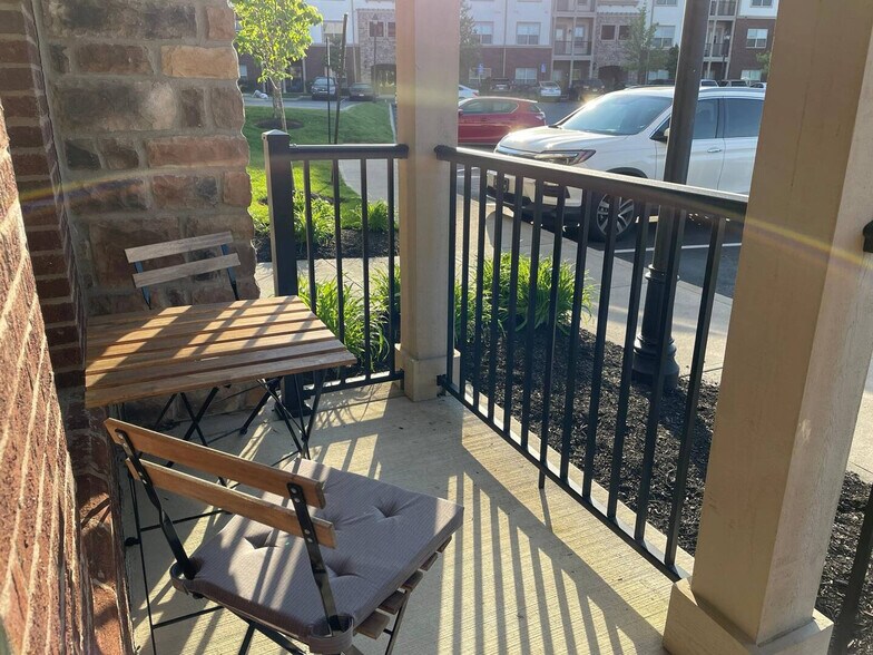 Building Photo - 740 Zumstein Ln