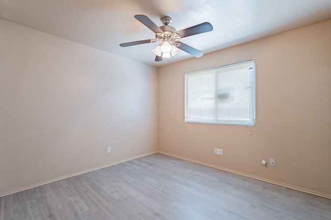 Building Photo - Stunning 4-Bedroom, 1.75-Bath Home Near South Mountain Section 8 Welcome