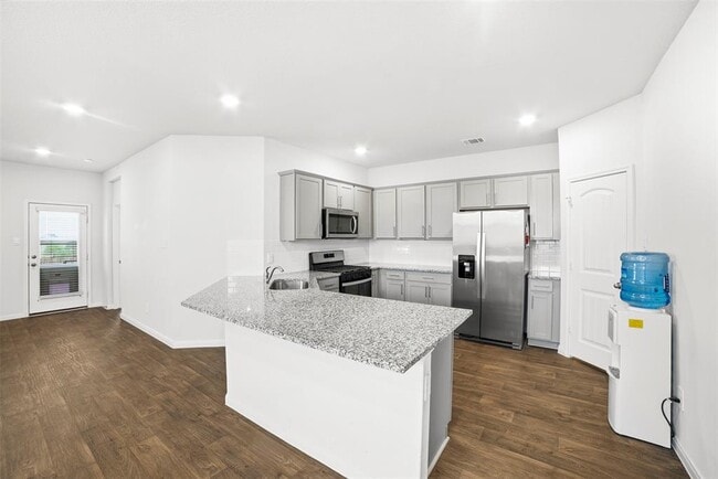 Building Photo - 105 Escala Wy