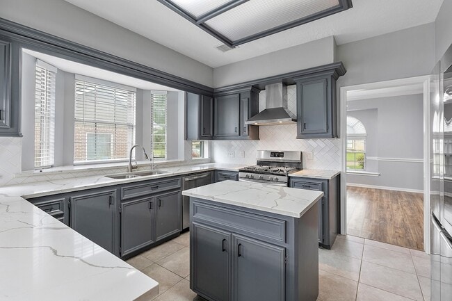 Building Photo - 5622 Woodland Creek Dr