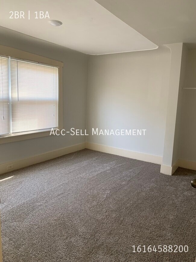 Building Photo - 209 Valley Ave NW