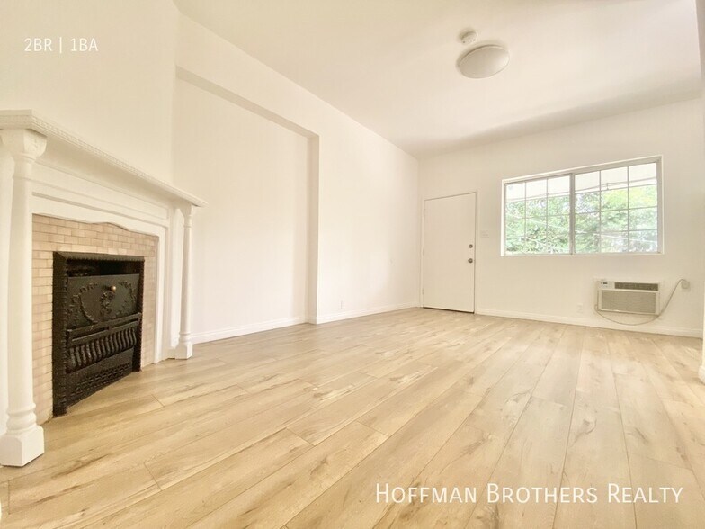 Building Photo - 2691 N Griffin Ave
