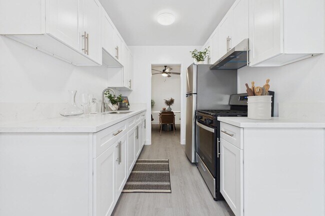 Building Photo - Sepulveda Apartments