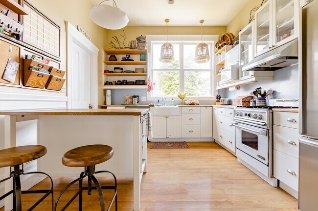 Kitchen - 1530 Fulton Street