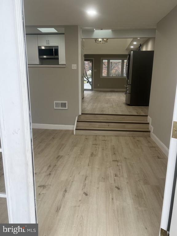 Building Photo - 3 Lakecrest Cir