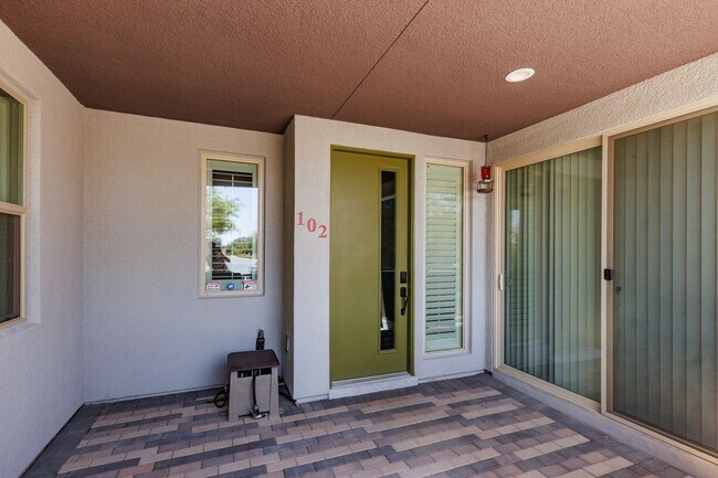 Building Photo - First floor unit in luxury gated Summerlin...