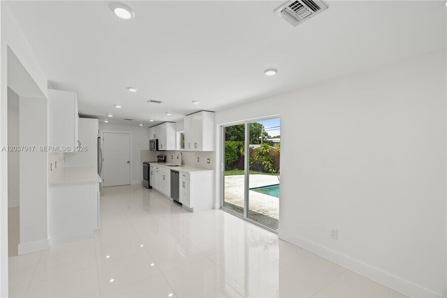 Building Photo - 10501 SW 53rd St