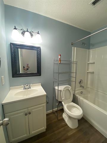 Building Photo - 1720 Pebble Brook Way