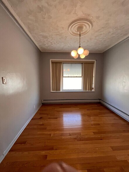 Building Photo - 110 Baldwin Ave