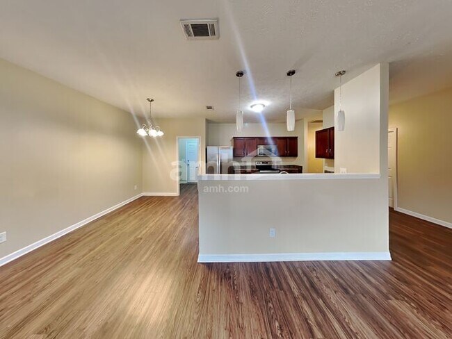 Building Photo - 40 Shady Valley Dr