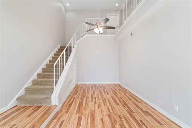 Building Photo - 1116 Bering Dr