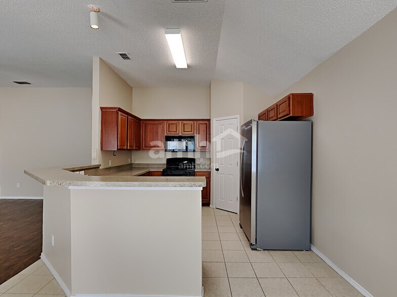 Building Photo - 3705 Staghorn Cir N