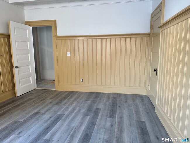 Building Photo - 1537 Chapel St