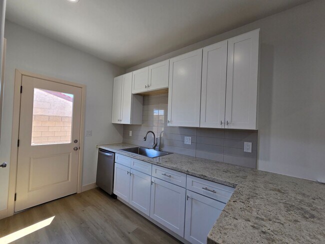 Building Photo - 370 Riverfront Dr
