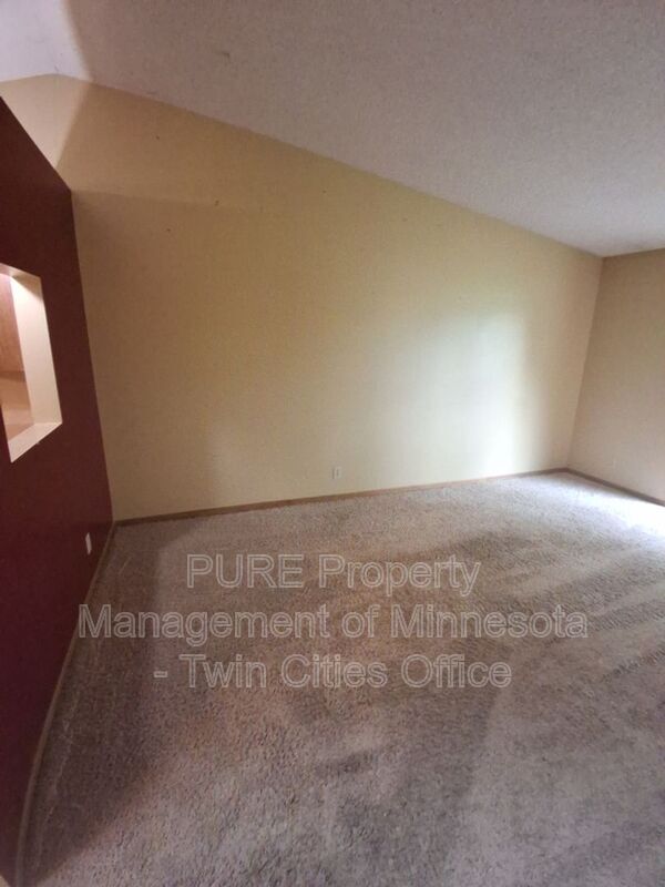 Building Photo - 3327 Arcade St S