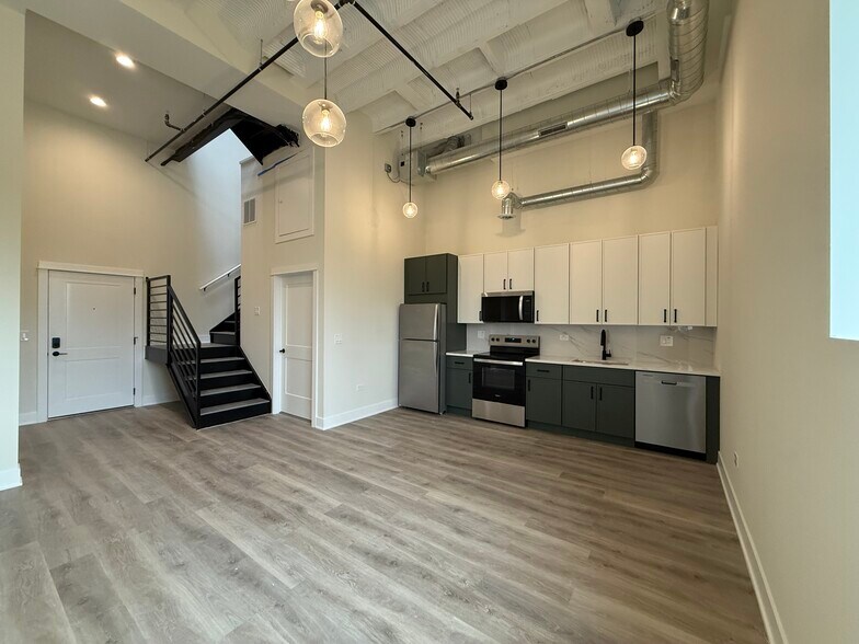Building Photo - 1453 Maple Ave