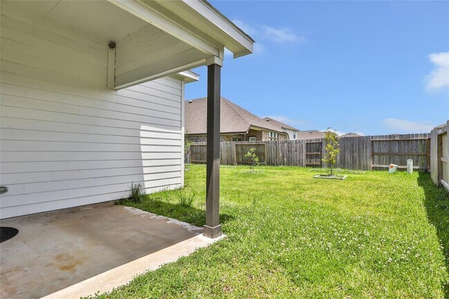 Building Photo - 15342 Majestic Knight Dr