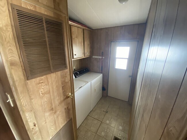 Building Photo - bhcrent.com