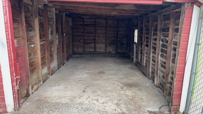 Building Photo - Country Horse Property on Nearly 2 Acres in Hayden!