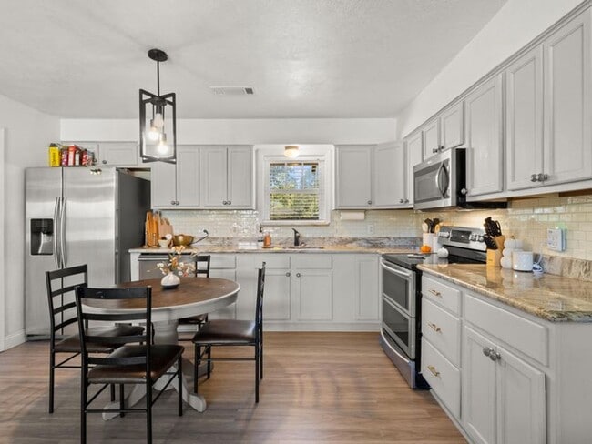 Building Photo - 8603 Main St