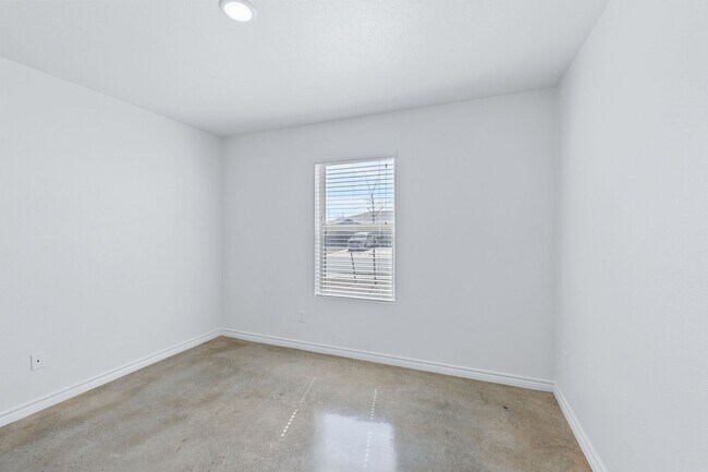 Building Photo - PM1-HH1803 Emma Naylor Ct