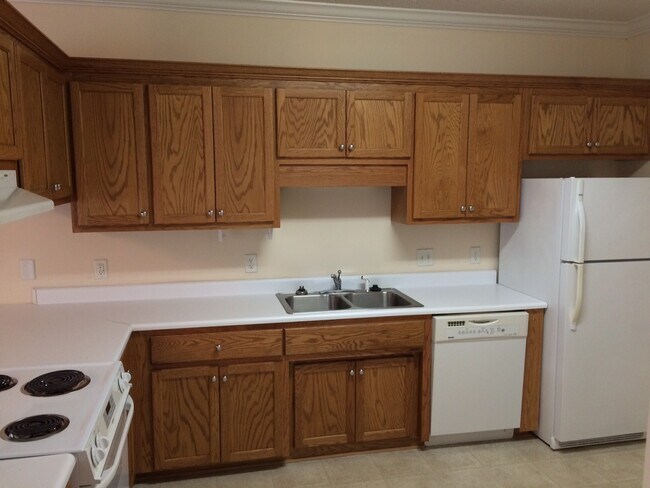 Building Photo - 2BD/2.5B Duplex in N. Valdosta City Limits