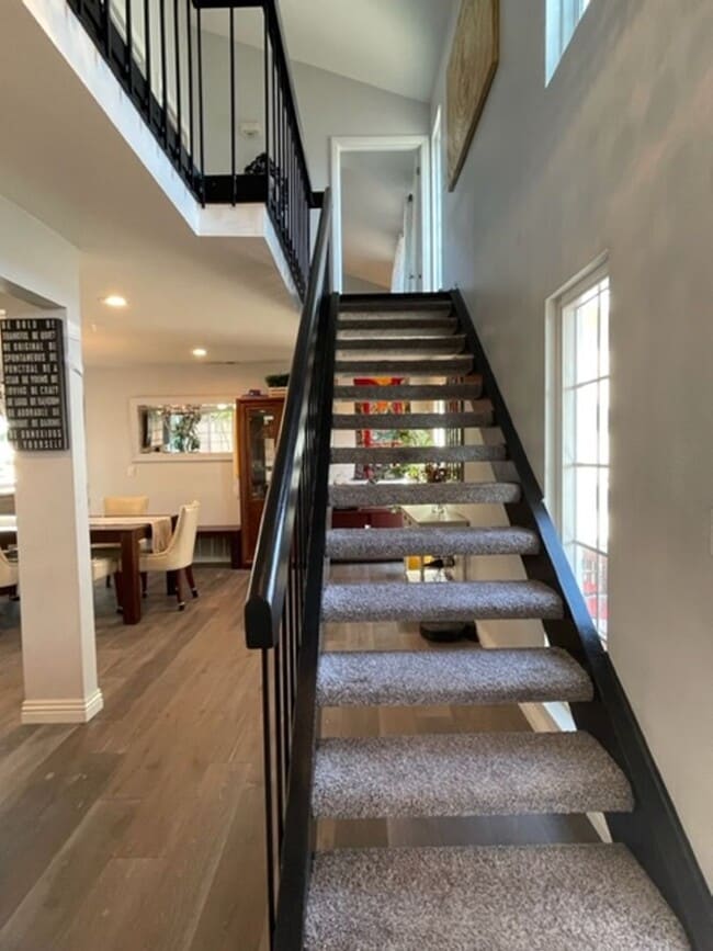 Building Photo - Light Bright 4 bedroom in Irvine