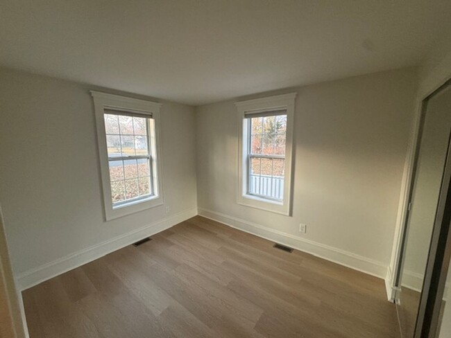 Building Photo - *Price Improvement!*  Beautiful renovated ...