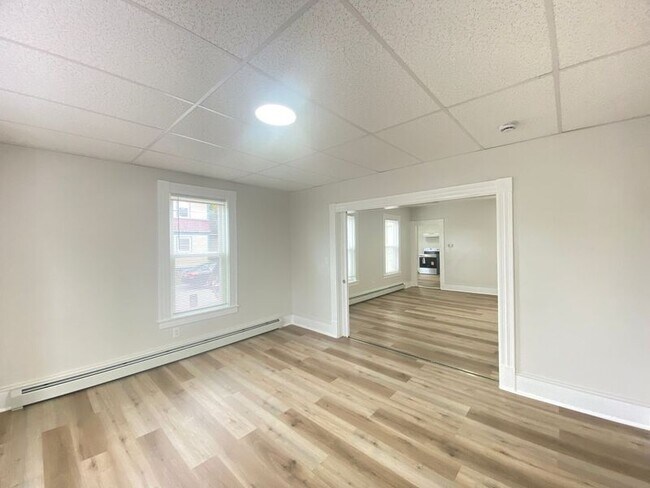 Building Photo - 359 Nashua St
