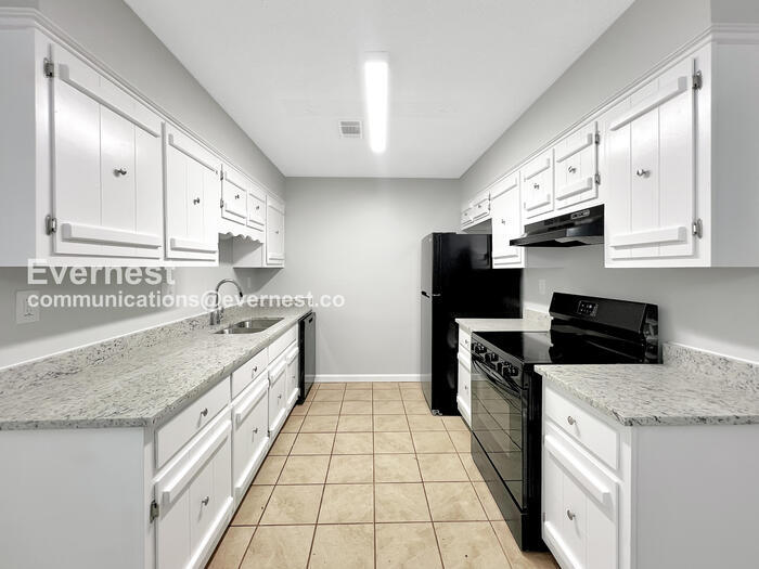 Building Photo - 7275 Cedardale Rd