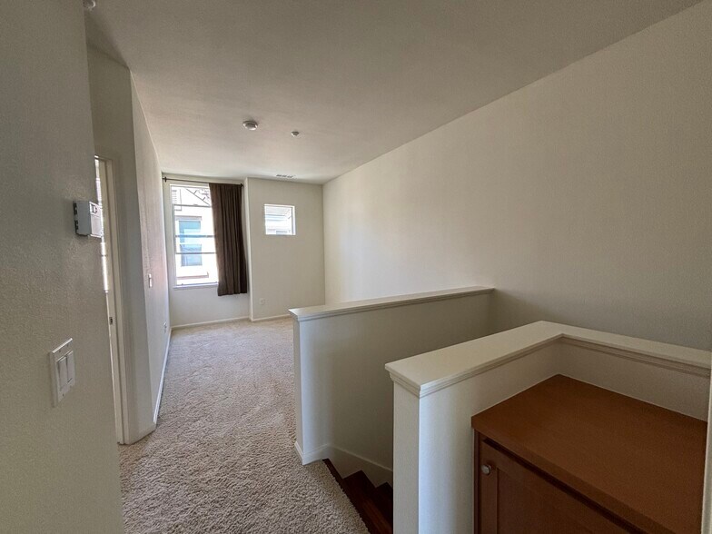 den/office space2 - 180 Oberg Ct