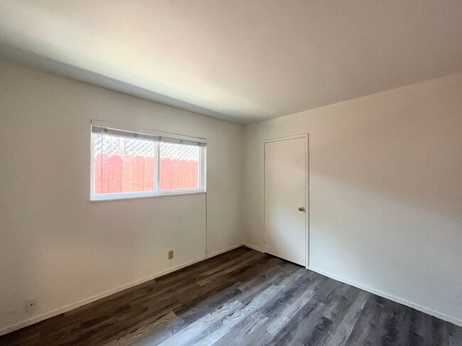 Building Photo - 1751 Parkside Dr