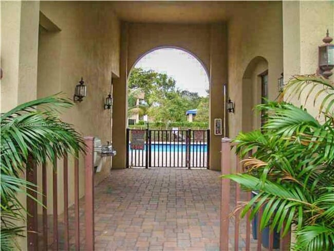 Building Photo - 1027 NE 207th St