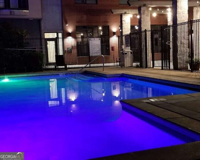 Building Photo - 400 17th St NW