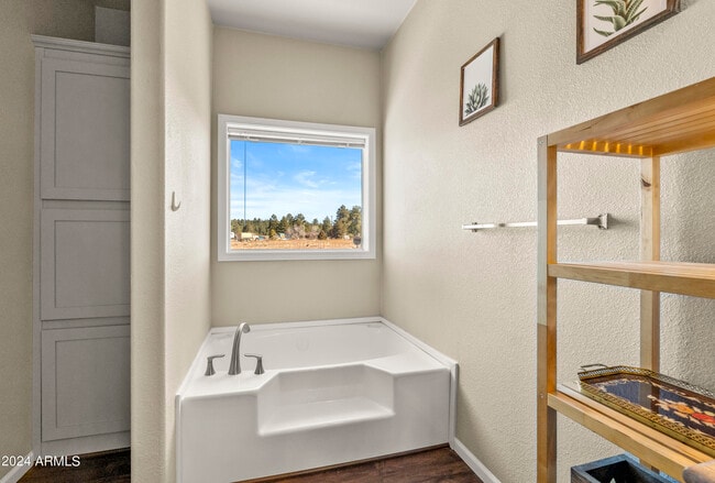 Building Photo - 401 Kaibab Ave