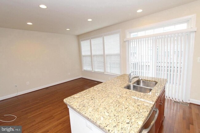 Building Photo - 8043 Reserve Way