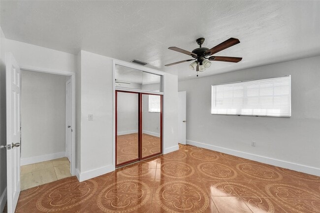 Building Photo - 7251 Grandview Blvd