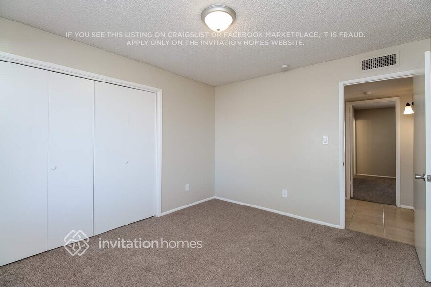 Building Photo - 12042 N 28th Pl