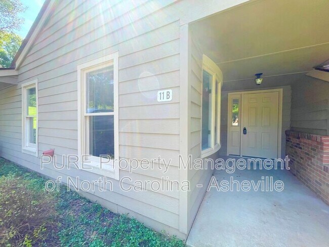 Building Photo - 11 Elderberry Ln